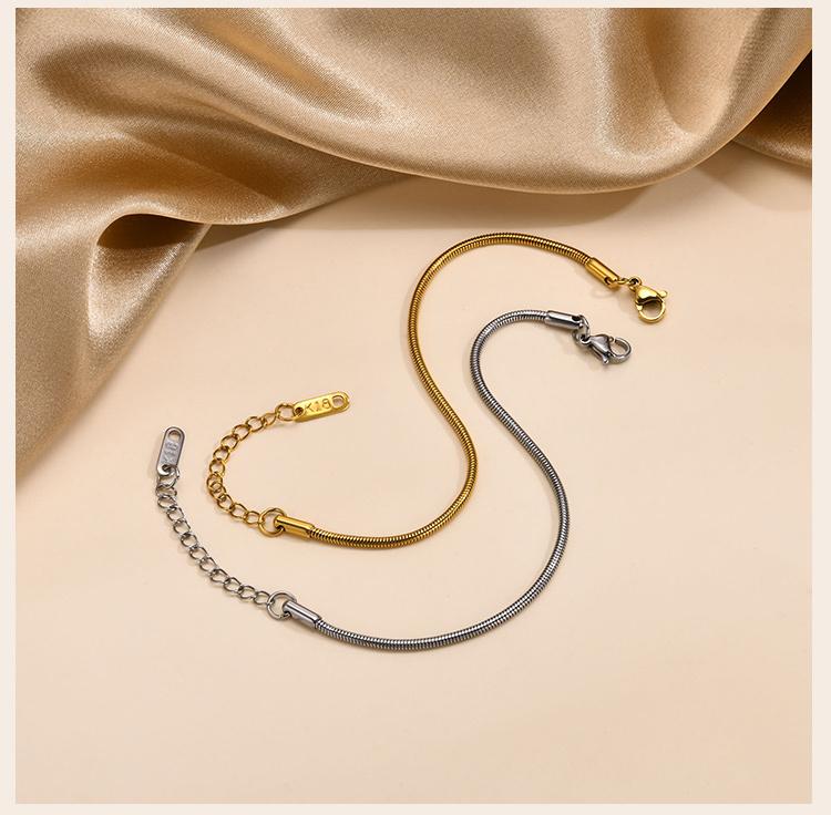 Rundes Schlangenglied-Armband für Damen, Fischgrät-Gliederarmband, Stapelbares Edelstahl 18 Karat Vergoldeter Schmuck 1mm-3mm