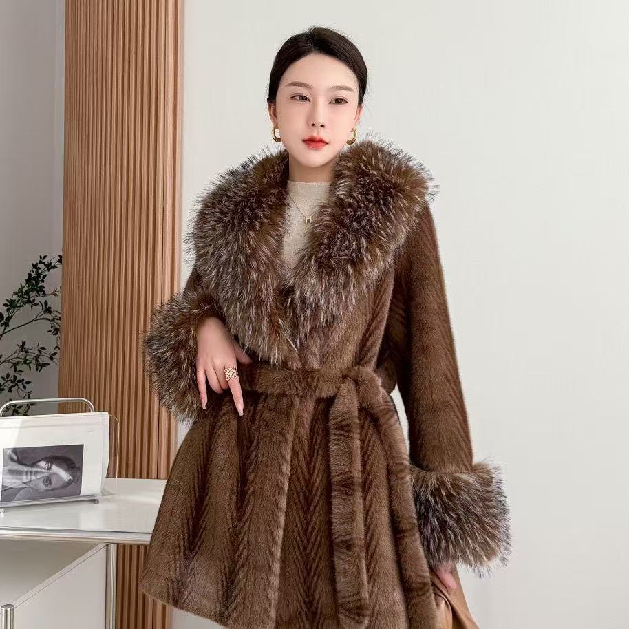 2025 New Fur Coat Fur Collar Leopard Print Winter Thick Autumn Winter Mid Length