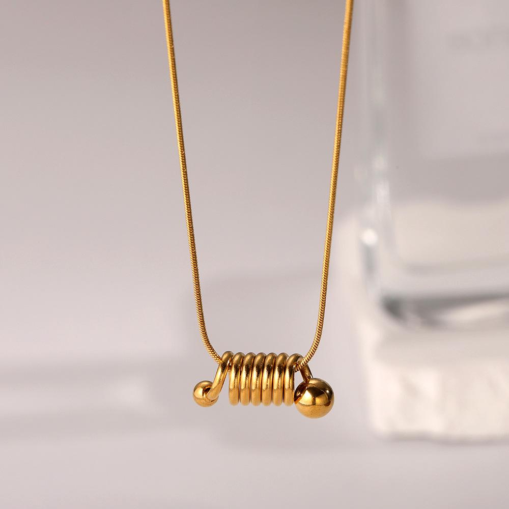 Retro Sun Pendant Necklace: 18K Gold Stainless Steel Clavicle Chain