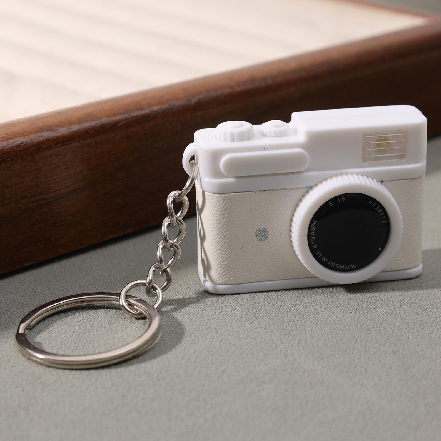 

1/3pcs Creative Mini Model Camera Flashlight Keychain Car Pendant Keyring Bag Accessories Retro Luminous Sound Camera Key Chains белый
