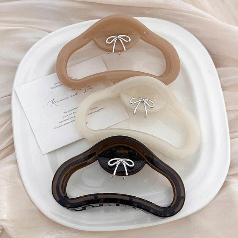 Sirimi Updo Irregular Mute Ribbon Hair Clip ivory