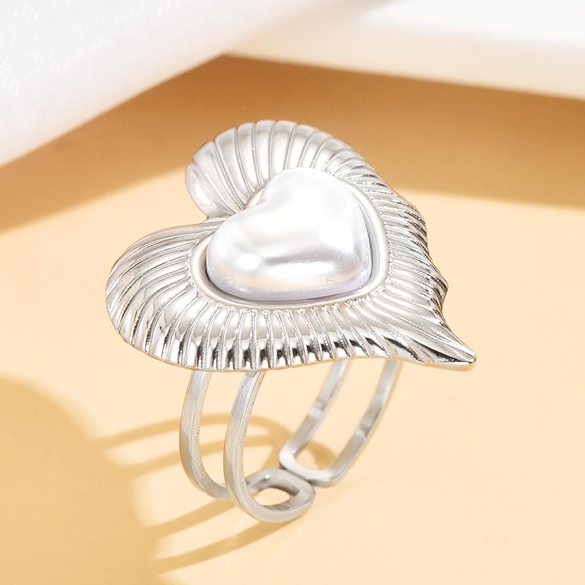 

Французское кольцо с жемчугом в форме сердца: Романтичная нержавеющая сталь с покрытием из 18-каратного золота - Модное женское украшение