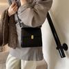 Retro Hong Kong style bag women's 2025 new trendy versatile messenger bag fashionable foreign style solid color flip shoulder bag women