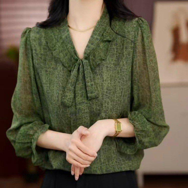 Elegant Plus Size Green Floral Chiffon Bow Top for Women