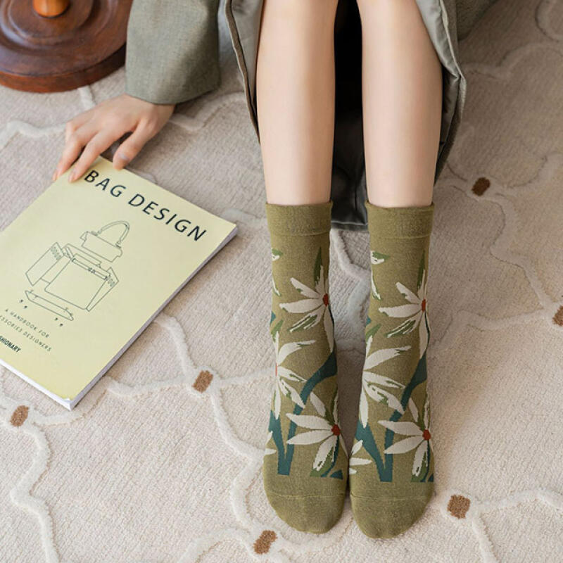 Autumn Flower Illustration Design Socks 2-Pack Set Beige dandelion