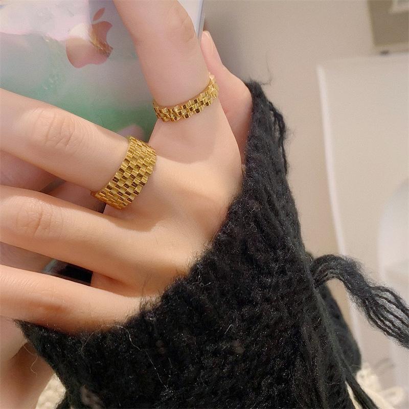 18K Gold-Plated Irregular Gear Index Ring for Women – Fashionable, Unique, Cool Style