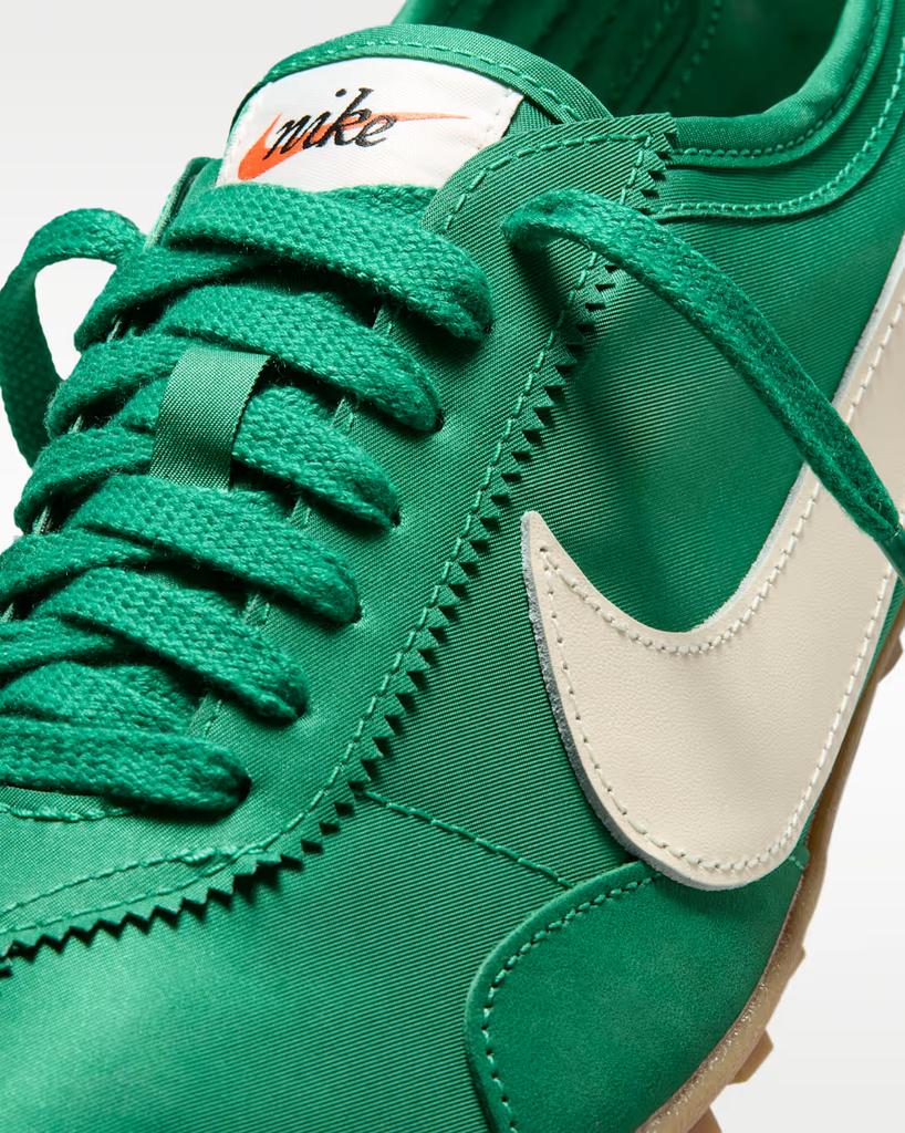 IW0955-300 Nike Moon Shoes OG "Malachite/Soft Pearl" (Women's)