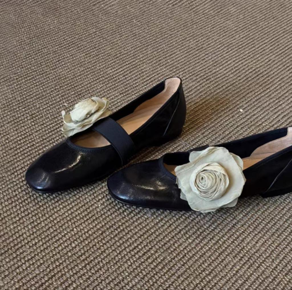 Sheepskin version~ French soft-soled flower shallow mouth single shoes women's 2025 autumn evening shoes versatile Mary Jane single shoes