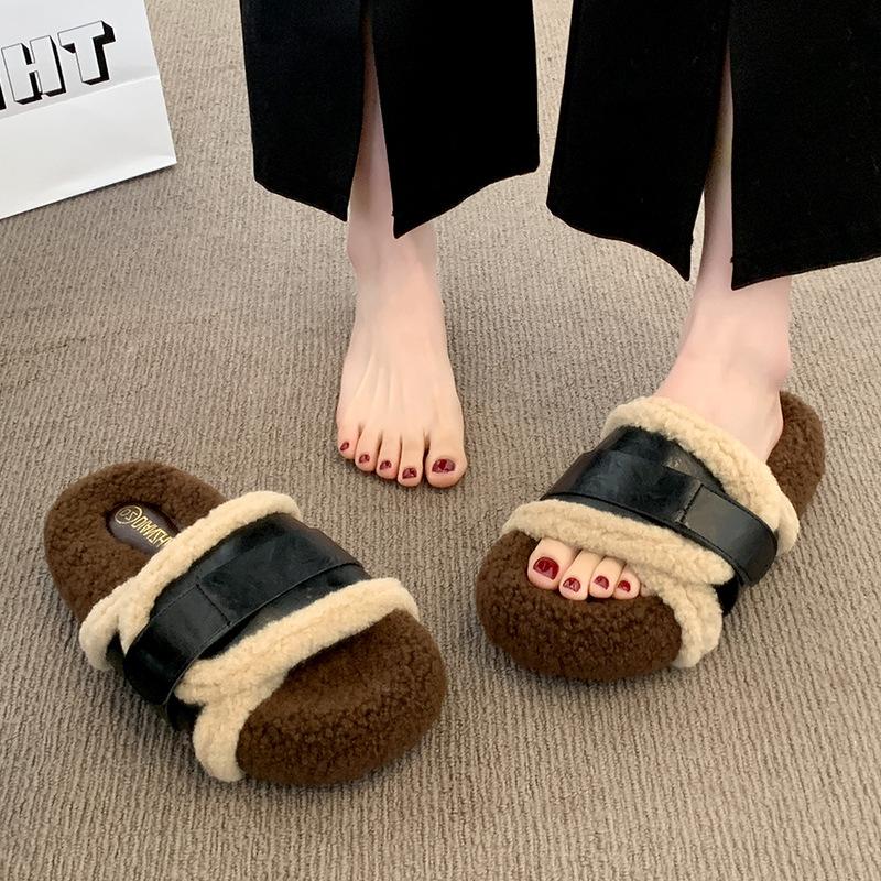 

New Korean version ins personalized Velcro with plush slippers women s outer wear 2025 autumn and winter home fluff mop 40 чёрный