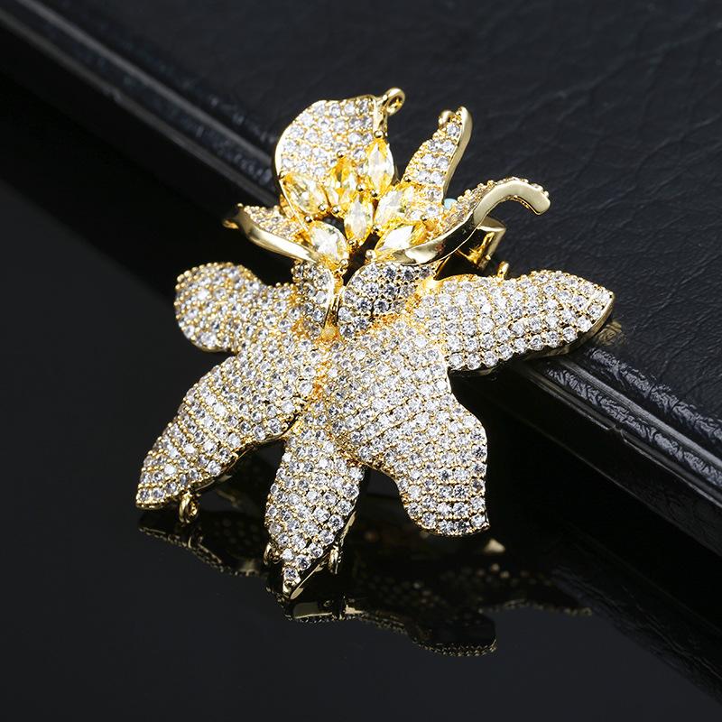 Satın alın Korean Version Of Joker Flower Brooch Female Fashion Luxury