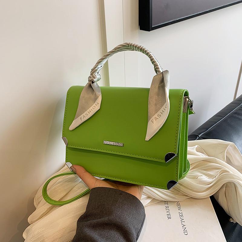 Modische PU-Schultertasche im Vintage-Stil für Damen mit schickem Schal in Schwarz, Rosa, Weiß, Grün, Blau und Khaki