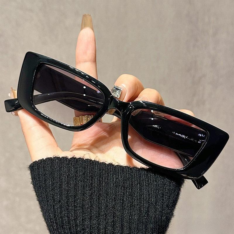 Übergroße Damen-Lesebrille Trendige Mode Kleine quadratische Fernsicht-Brille für Herren Retro Blaulichtfilternde Brille