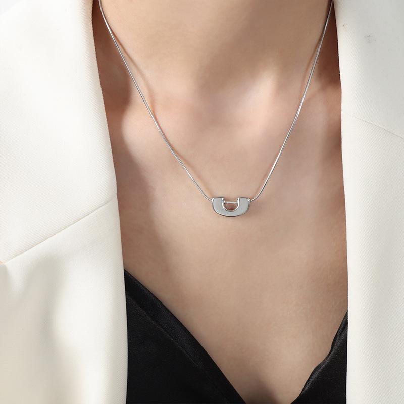 Французское Геометрическое Позолоченное Титановое U-образное Подвесное Ожерелье