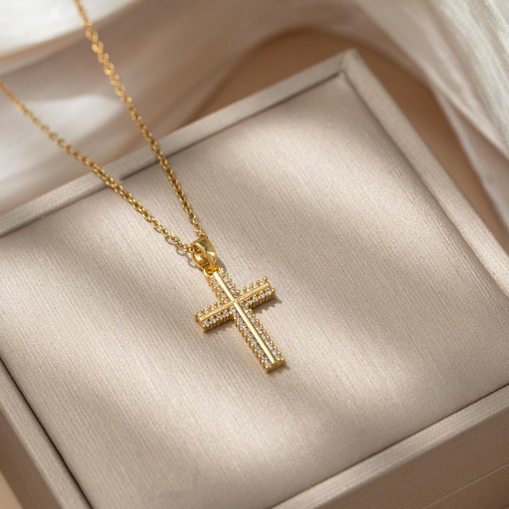 Elegant Cross Necklace with Full Diamond Design – Versatile Jewelry for Women