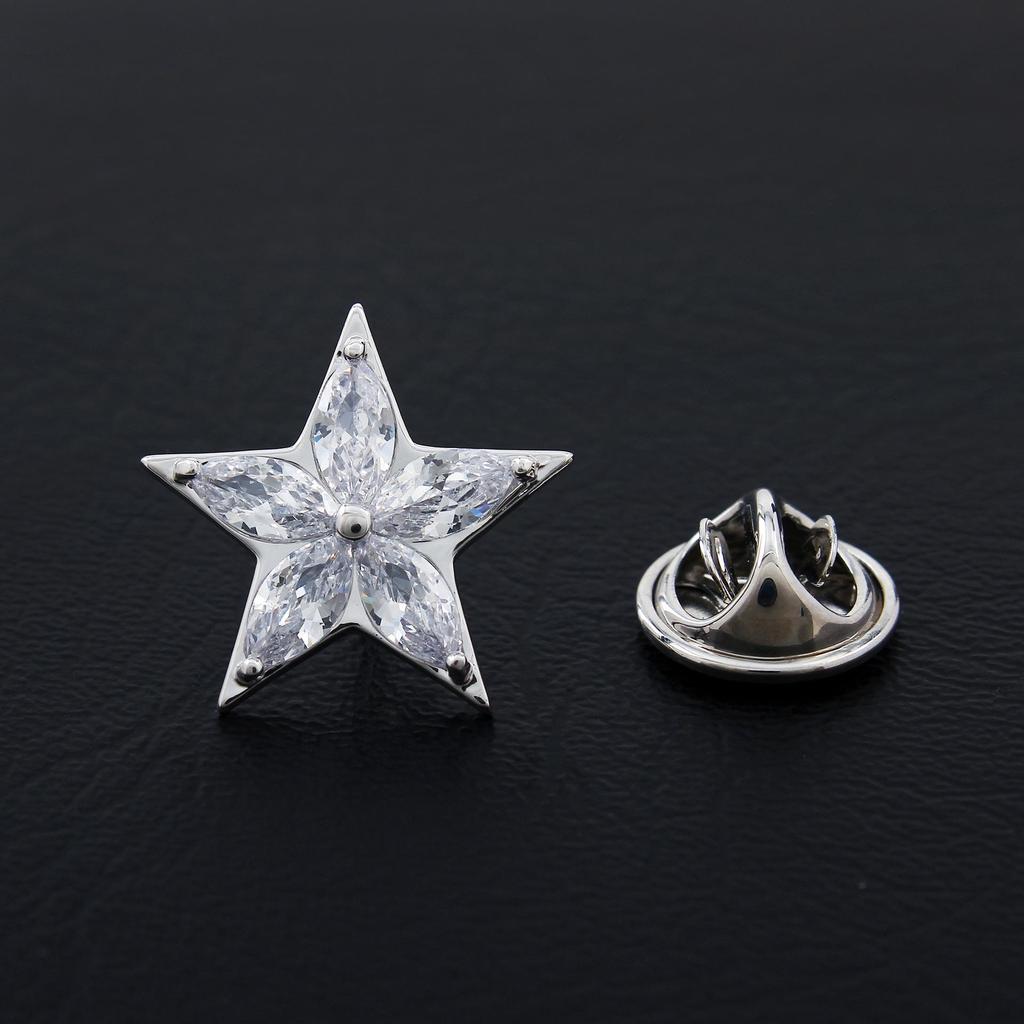 Luxury Zirconia Pentagram Brooch for Men & Women: High-End Fashion Suit Lapel Pin