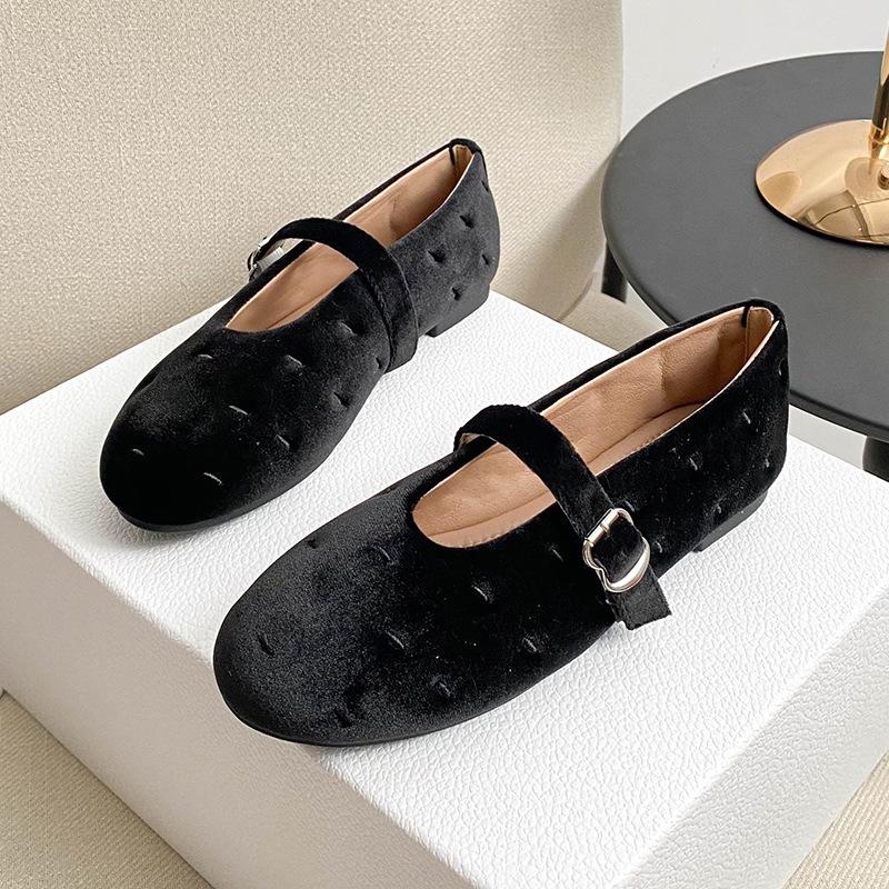 Fashion Red Velvet Buckle Strap Mary Janes Shoes Women Elegant Spring Autumn Flannel Flats Shoes Black Casual Ladies Shoes Footwear New