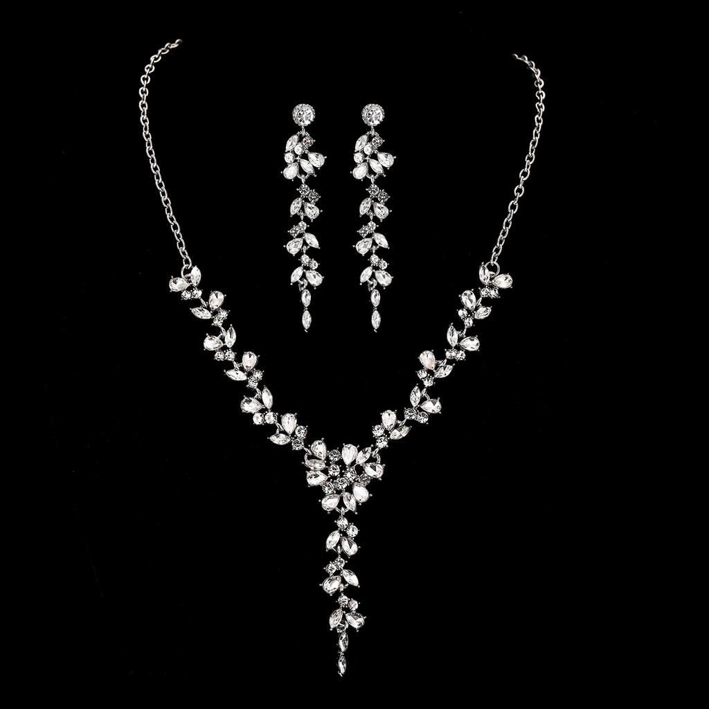 Kadın Seti İçin Moda Takı