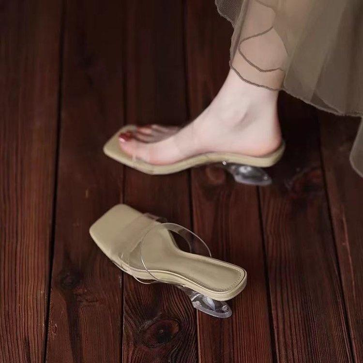 

This year, beautiful transparent women s crystal small cool slippers 2025 new summer fashion sandals are popular. 40 абрикосовий