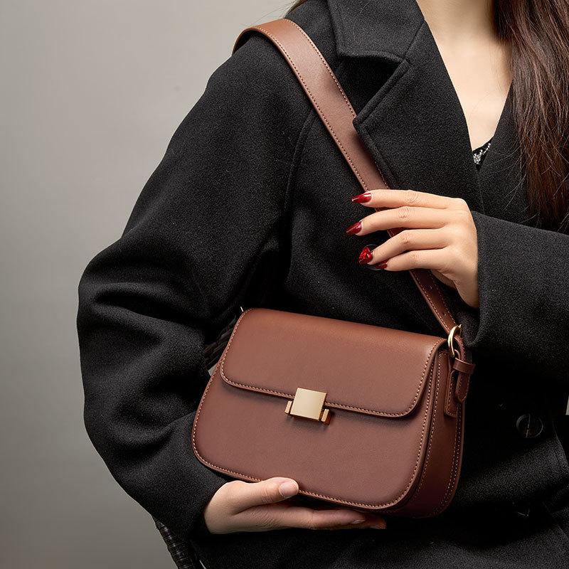 Premium Sense Niche Design Armpit Bag Leather Women's Bag Spring and Summer Tofu Bag Shoulder Messenger Bag