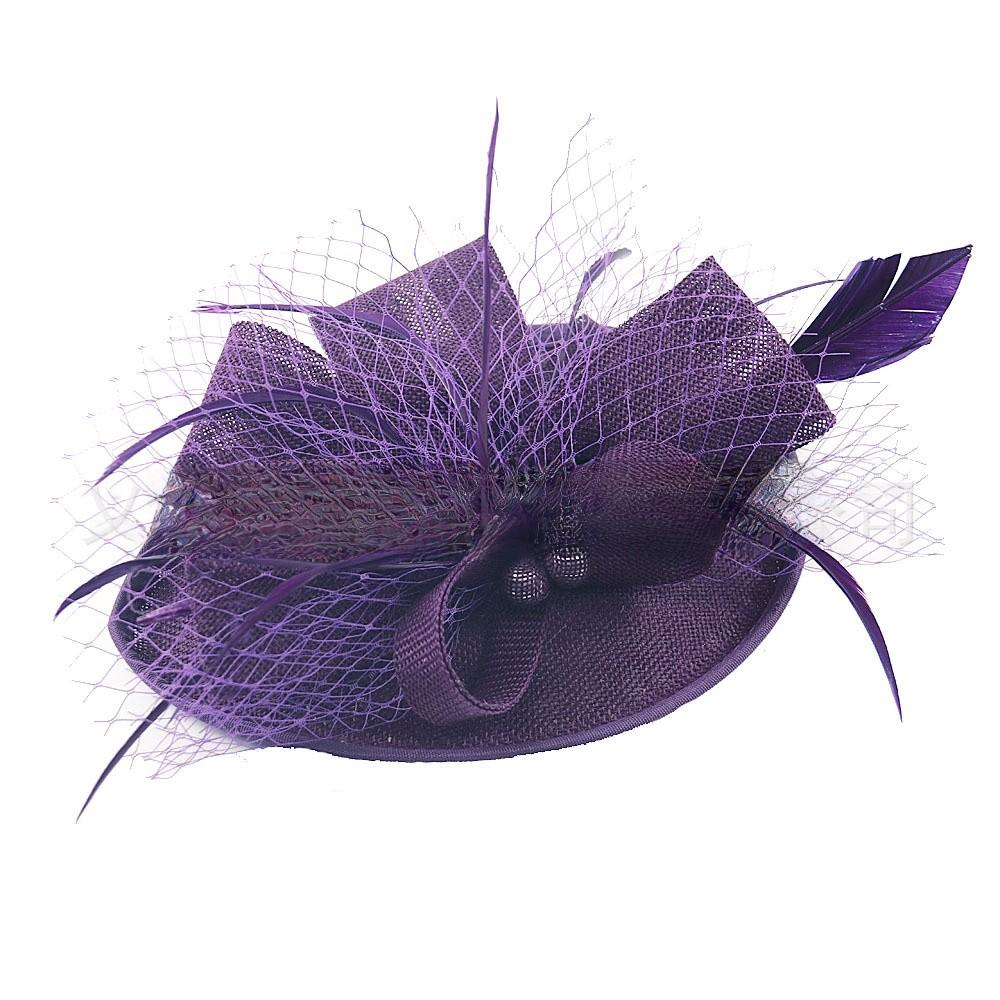 Classic Round Top With Feather Trim For Fashionable Bridal Looks