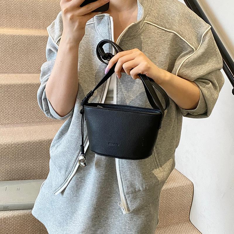 This Year's Popular Small Bag Women's Summer 2025 New Simple and Versatile Shoulder Messenger Bag Korean Version Bucket Bag