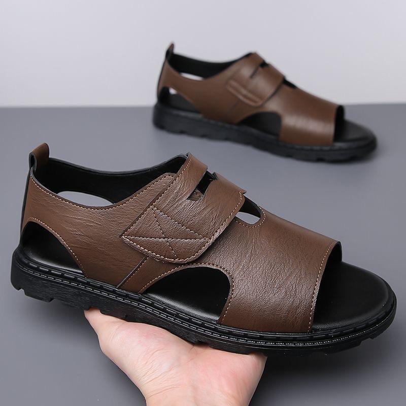 סנדלים לגברים קיץ חדש נגד החלקה נעלי נהיגה לחוף ג'וקר נושמות נעליים קרירות רכות.