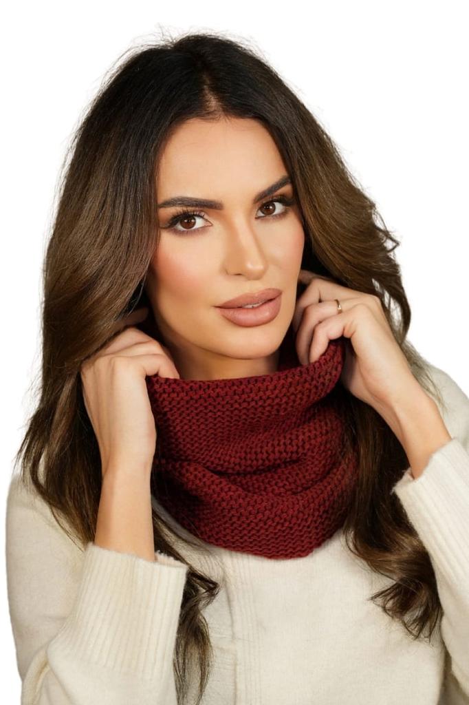 Leona - Warm Scarf in a Classic Waffle Weave in Burgundy