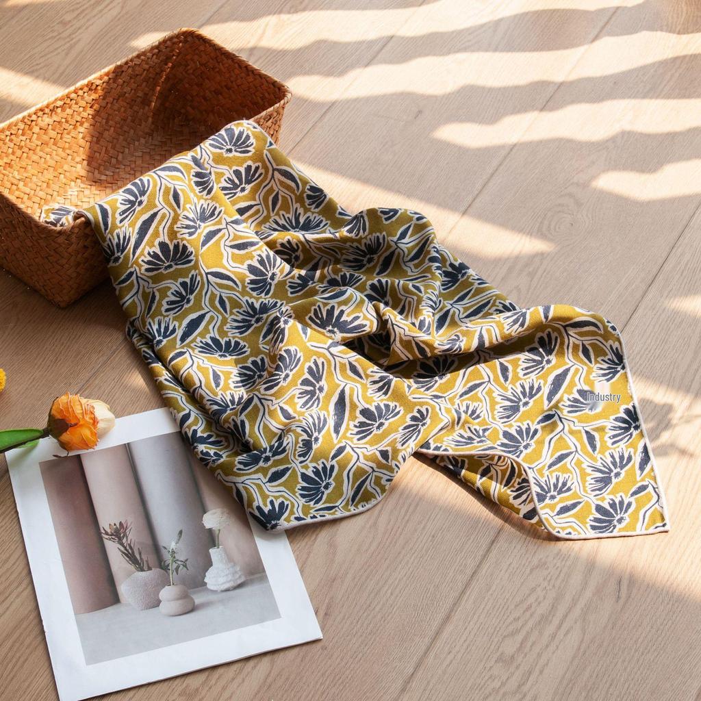 Luxury Hand-Rolled Double-Sided Wool Silk Scarf with Daisy Print, 70cm Square - Hangzhou Silk Gift Edition