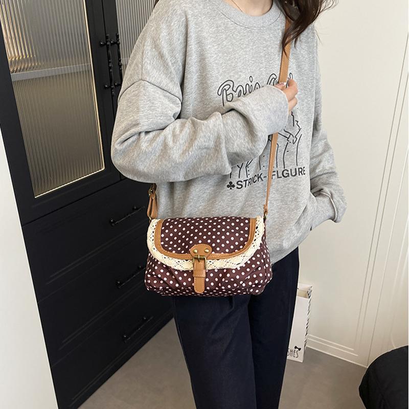 Modische Leinwand-Umhängetasche im koreanischen Stil Neue gepunktete Spitze Schultertasche Süß Exquisit Retro Kontrastfarben Design Damen Taschen KTB