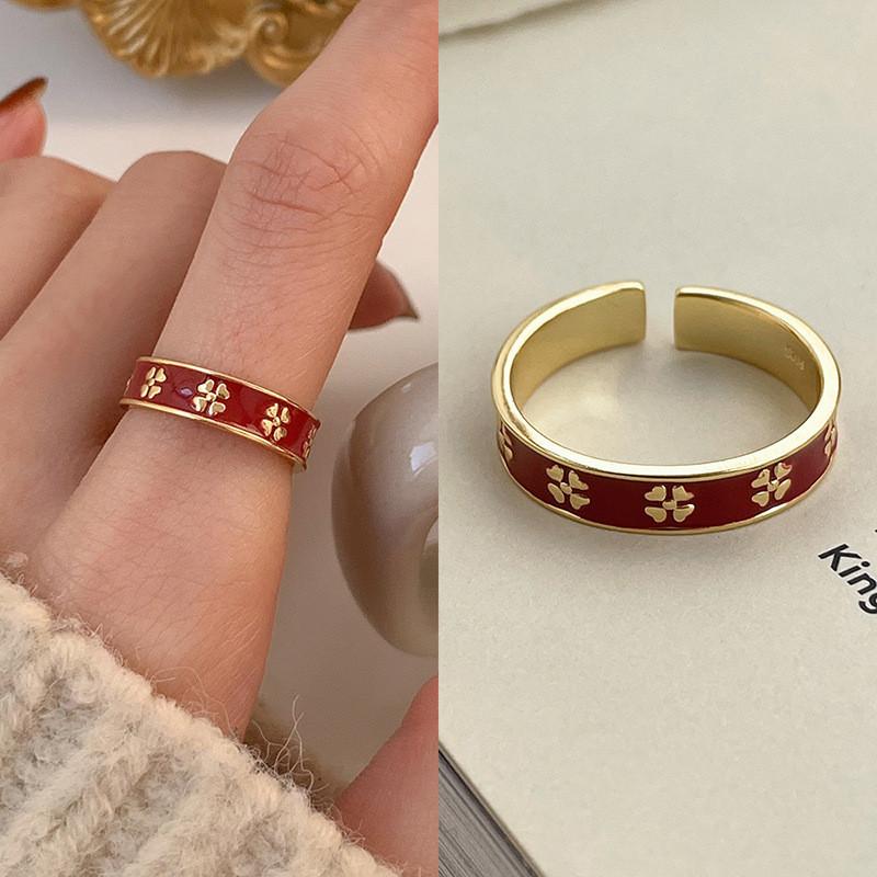 

Модное медное кольцо с цветочным дизайном для женщин в ярком красном цвете, идеально подходящее для весны 2023 года и стиля fashionista