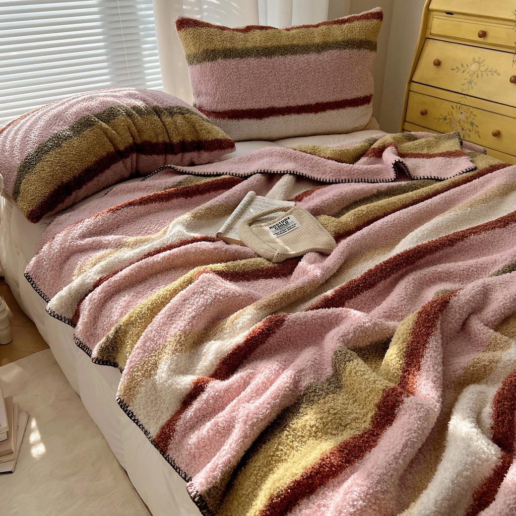 Half fluffy blanket, office nap shawl blanket, warm nap cover blanket, convenient to carry and keep warm