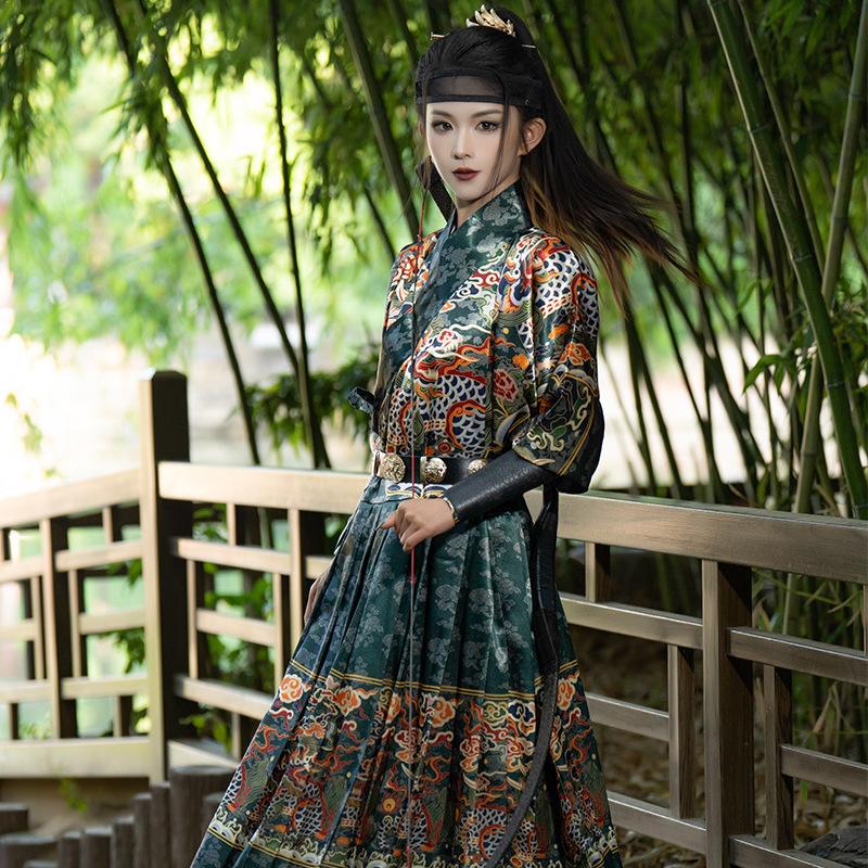 Jinyiwei Flying Fish Clothing Embroidered Spring Sword Python Robe Sticked Inside Scattering Qilin Men's Same Ming-made Summer Style