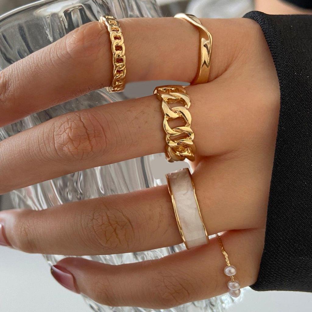 10-Piece Star and Moon, Heart, and Leaf Knuckle Ring Set - Creative Retro Women's Rings