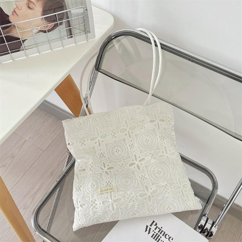 

Embroidered Lace Summer Gentle Fairy Shoulder Bag Pastoral Large Capacity Commuter Tote Bag Vest Bag