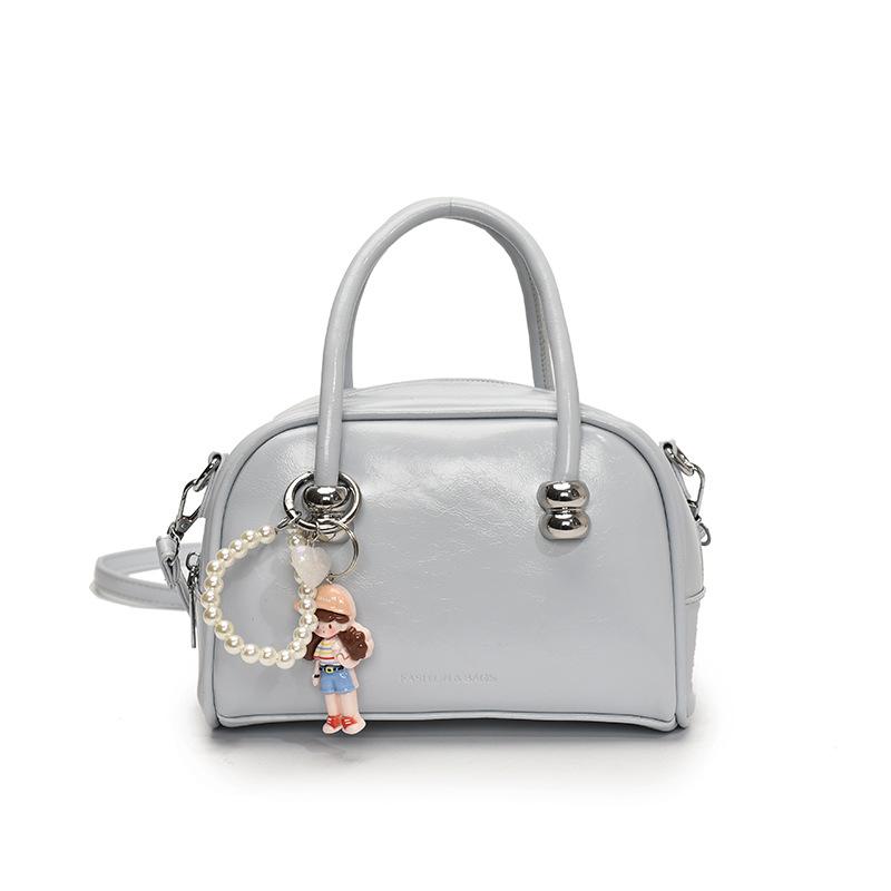 High-end niche design small square bag women's 2025 summer new fashion handbag commuter simple shoulder bag bag