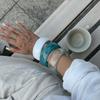 Mode Vintage Übertreibung Glänzend Klassisch Dick Harz Acryl Temperament Smudging Armreifen Geometrisch Rund Breit Armband