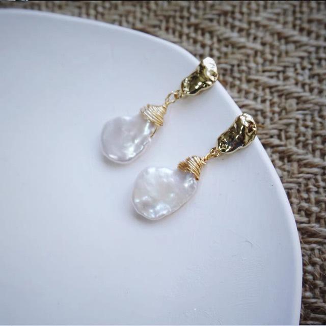 Simple light luxury retro winding natural keshi baroque petal pearl earrings 925 silver needle stud earrings women