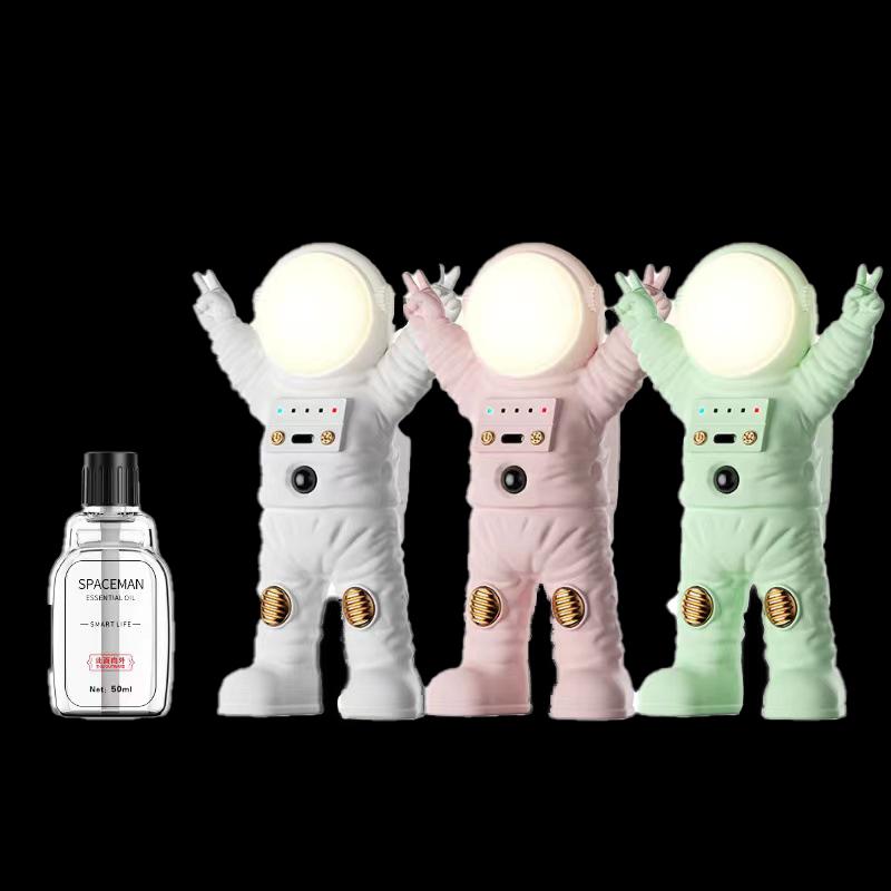 GOWKE Creative Astronaut Aroma Diffuser