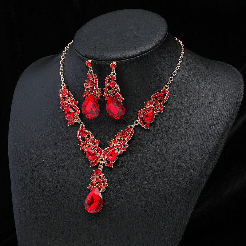 European and American Jewelry New Style Exaggerated Elegant Necklace and Earrings Two-Piece Set Retro Personality Women's Alloy Evening Jewelry