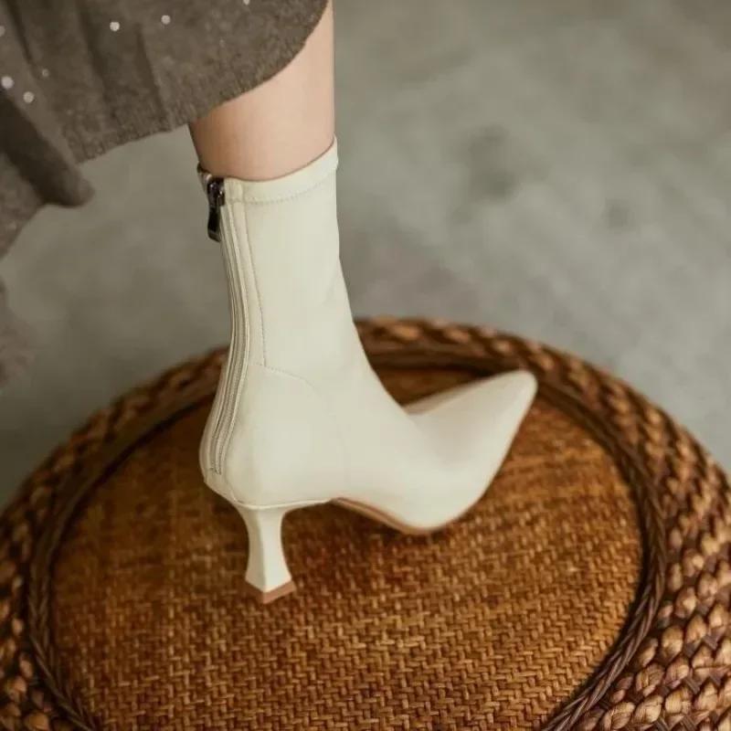 Fashion 2024 New Fashion Pointed Toe Workplace Versatile Thin Heels Solid Color Women's Boots Back Zipper Fashion Boots Formal