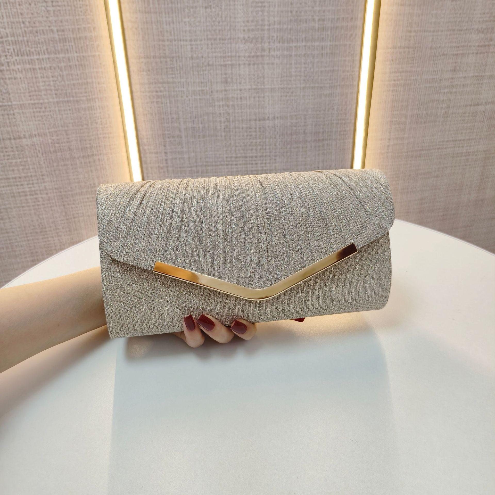 Женский европейский и американский модный клатч: Вечерний клатч-конверт для светских мероприятий, свадеб и банкетов 23x13x6 cm золотой