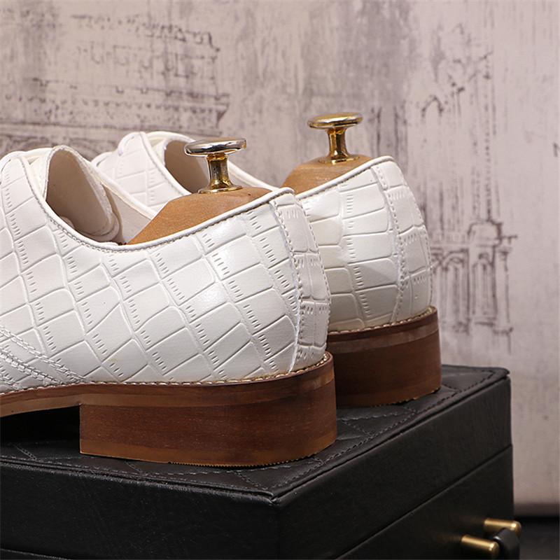 Luxury Designer Trend New Designer Pointed White Black Wedding Formal Oxford Shoes Men Casual Platform Homecoming Dress Footwear