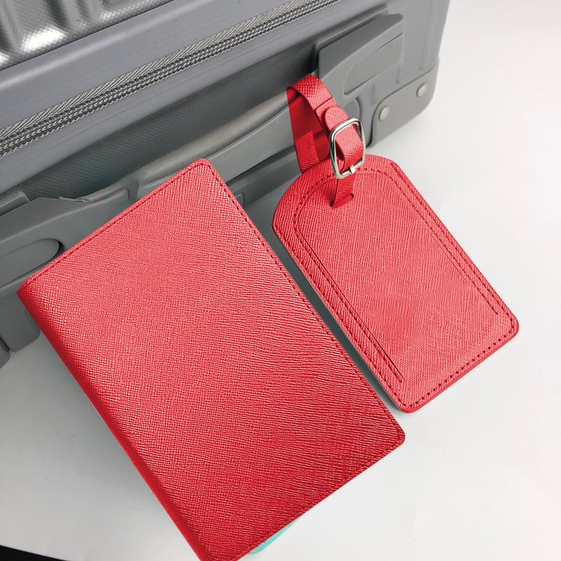 OEM multi-functional leather with pen plug-in cable pu leather cross pattern passport cover luggage tag custom set