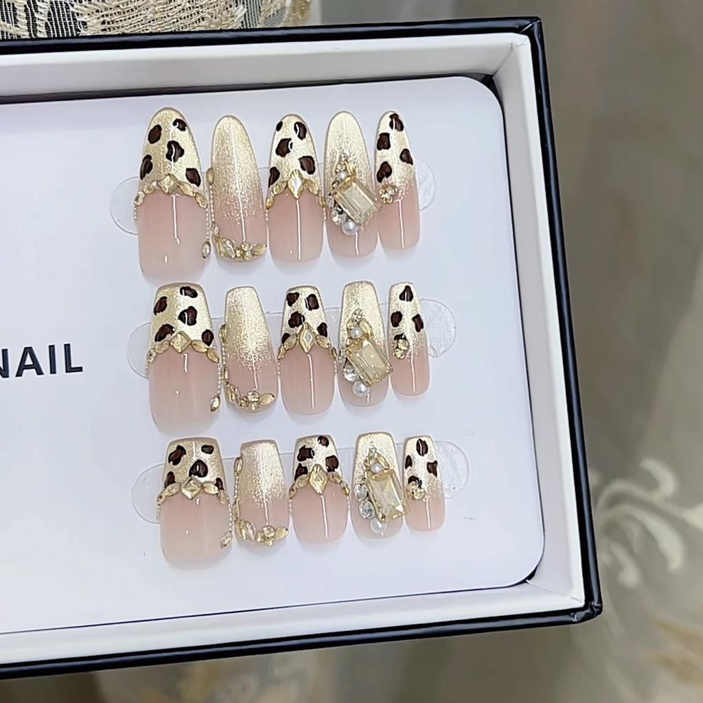 Pure Handmade Phototherapy Nail Art Sunset Sands Wear Nail Finished Cat Eye Nail Patches Show Whiteness and Temperament