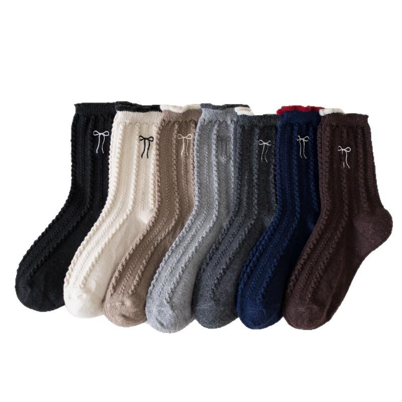 Embroidered Bow Wool Socks, Thickened Warm Socks for Autumn and Winter, Women's Twisted Retro Mid-calf Socks, Women's Socks