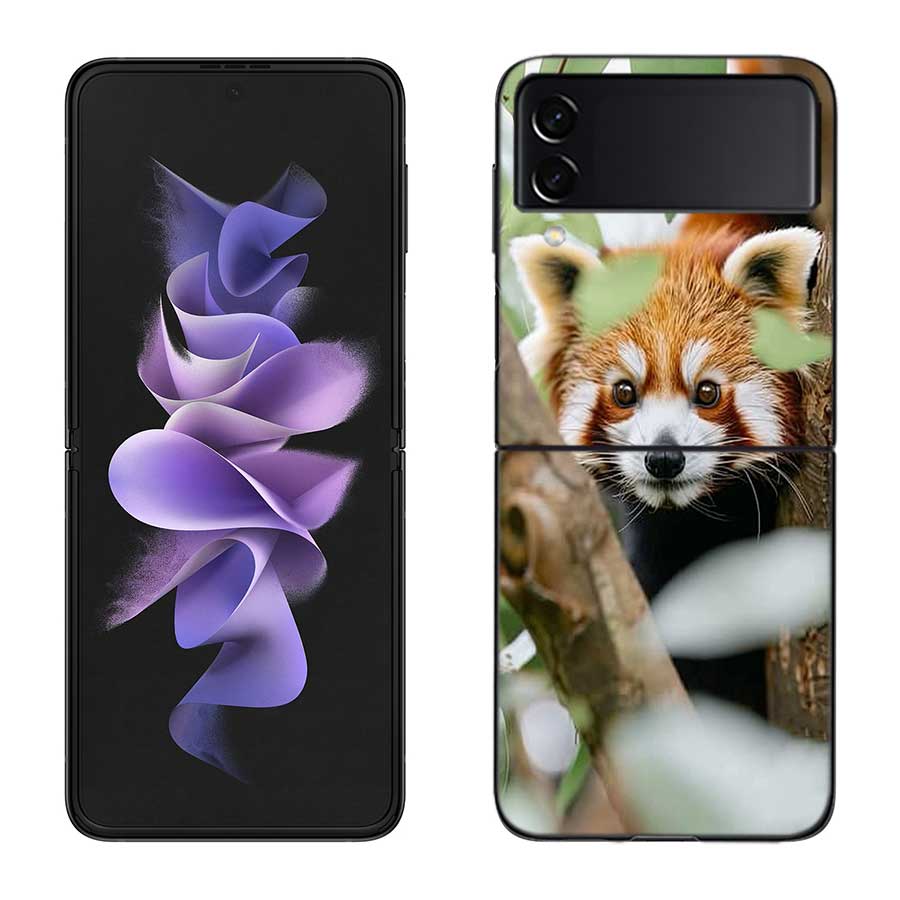 Popular Red Pandas Phone Case For Samsung Z Flip 7 6 5G Galaxy Z Flip 5 4 3 Black Hard Cell Cover Luxury PC Shell Coque