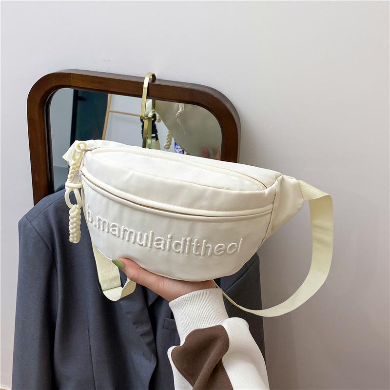 

Повседневная и модная женская наплечная сумка кроссбоди, маленькая поясная сумка с вышивкой в виде букв, нагрудная сумка, универсальная, с индивидуальностью, простая и новый тренд width 24cm height 14cm thickness 9cm