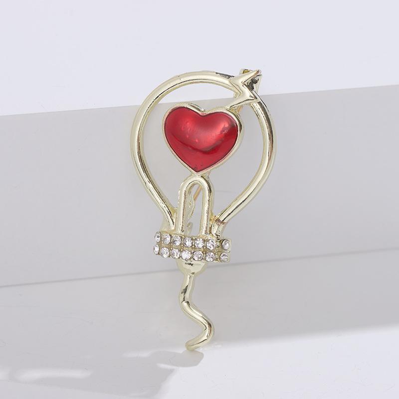 

Мультяшная брошь-лампочка в виде любви, креативная брошь-лампочка в виде любви, элегантная булавка для костюма унисекс
