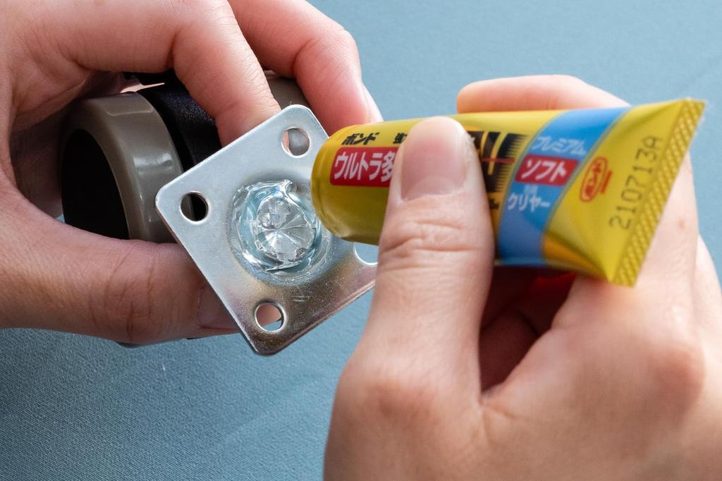 Konishi Bond Ultra Premium Soft 120ml 5 Strong Adhesion for Indoor and Outdoor and Uneven Including Wet Areas Multi-Purpose S/U Clear, #05147,