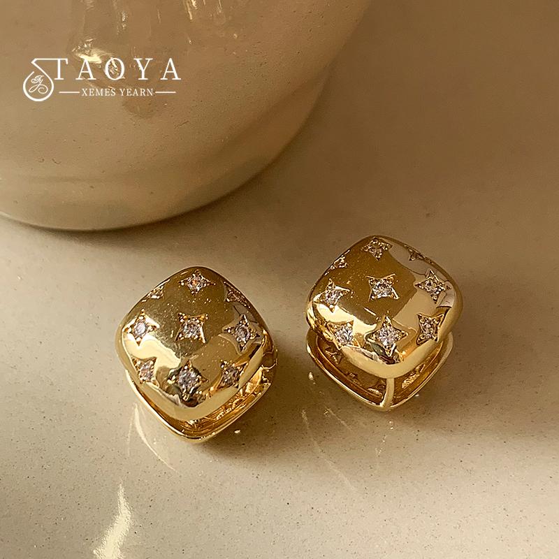 

Дизайн-ориентированные трехмерные квадратные металлические серьги из медного сплава с инкрустацией из циркона в форме звезды для женщин Модные ювелирные аксессуары